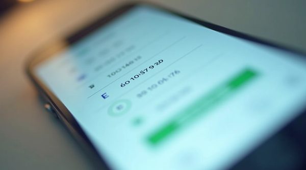 Comment trouver un numéro de portable gratuitement avec un nom en 2026 ?